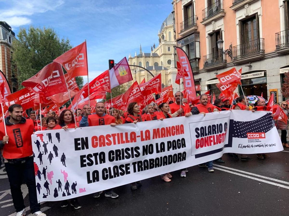 #SalarioOConflicto Manifestacin en Madrid para exigir la subida de los salarios