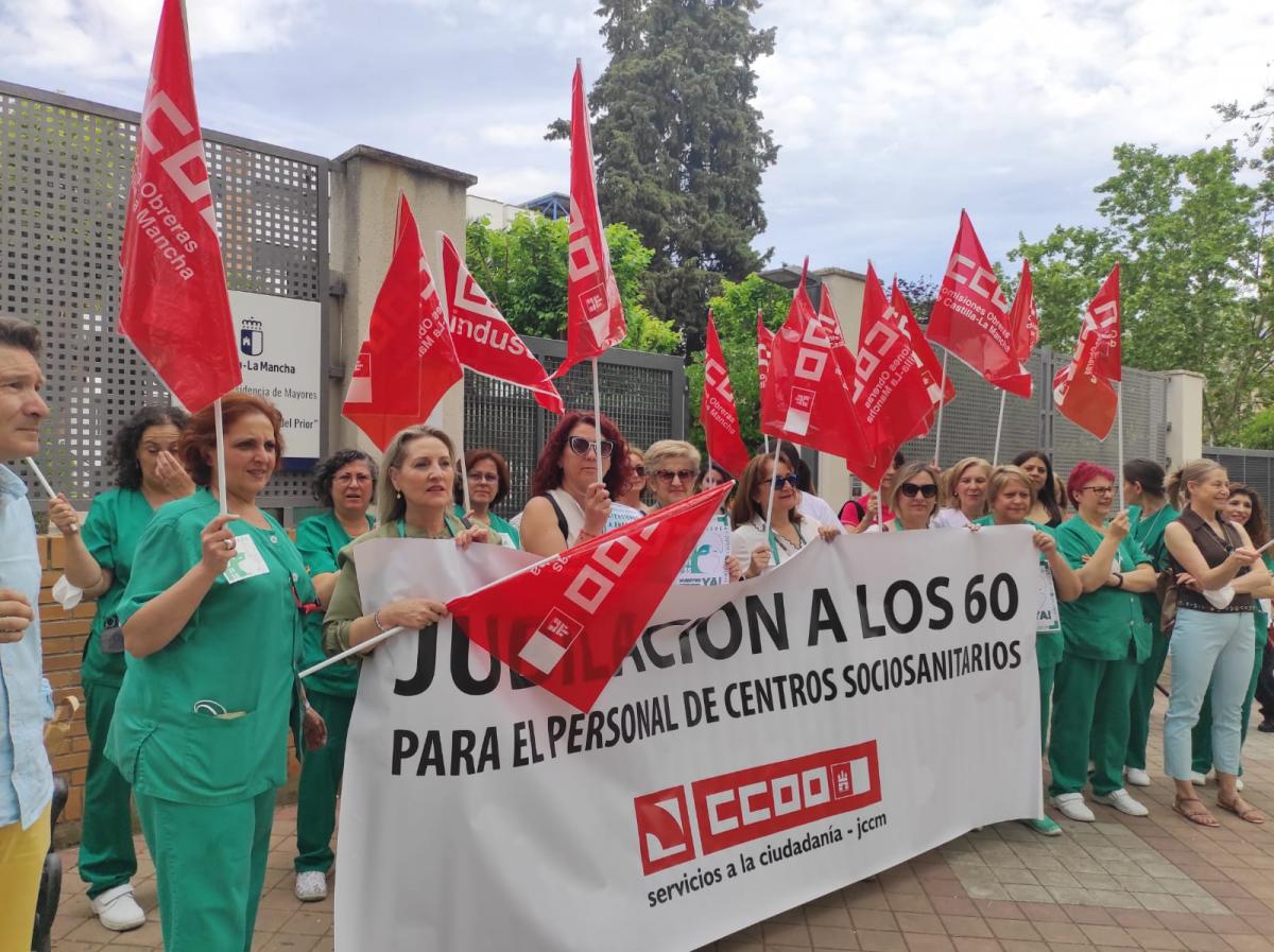 Movilizacin en Puertollano para reivindicar la jubilacin a los 60 aos en el sector sociosanitario